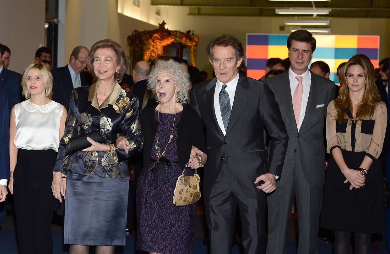 MADRID, SPAIN - DECEMBER 18:  (L-R) Eugenia Martinez de Irujo, Queen Sofia of Spain, Cayetana Fitz-James Stuart, Duchess of Alba, her husband Alfonso Diez, Cayetano Martinez de Irujo and genoveva Casanova attend 'El Legado Casa de Alba' exhibition at the Palacio de Cibeles on December 18, 2012 in Madrid, Spain.  (Photo by Fotonoticias/WireImage)