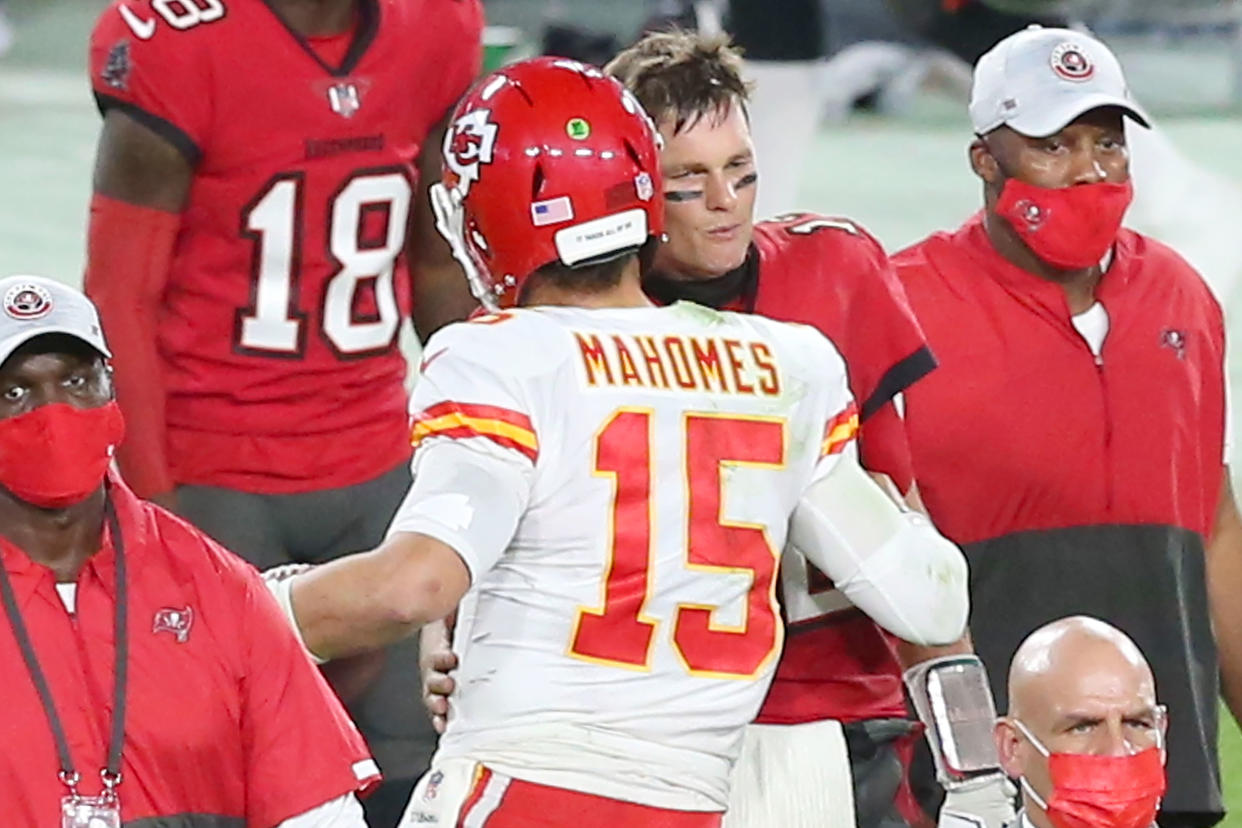 TAMPA, FL - NOVEMBER 29: Tom Brady (12) of the Buccaneers shakes hands with Patrick Mahomes (15) of the Chiefs after the regular season game between the Kansas City Chiefs and the Tampa Bay Buccaneers on November 29, 2020 at Raymond James Stadium in Tampa, Florida. (Photo by Cliff Welch/Icon Sportswire via Getty Images)