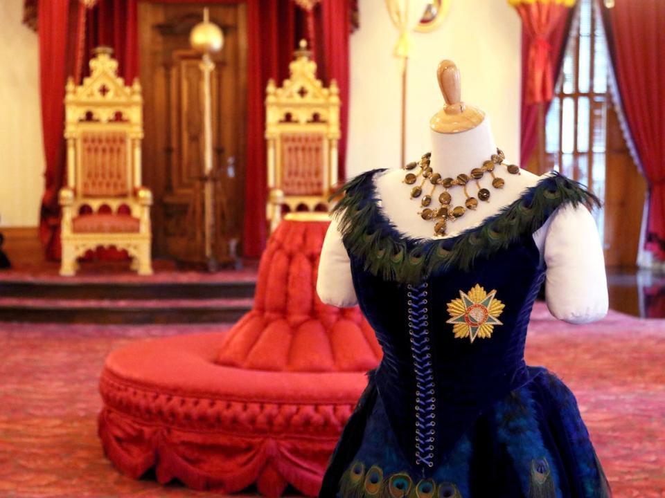 iolani palace throne room