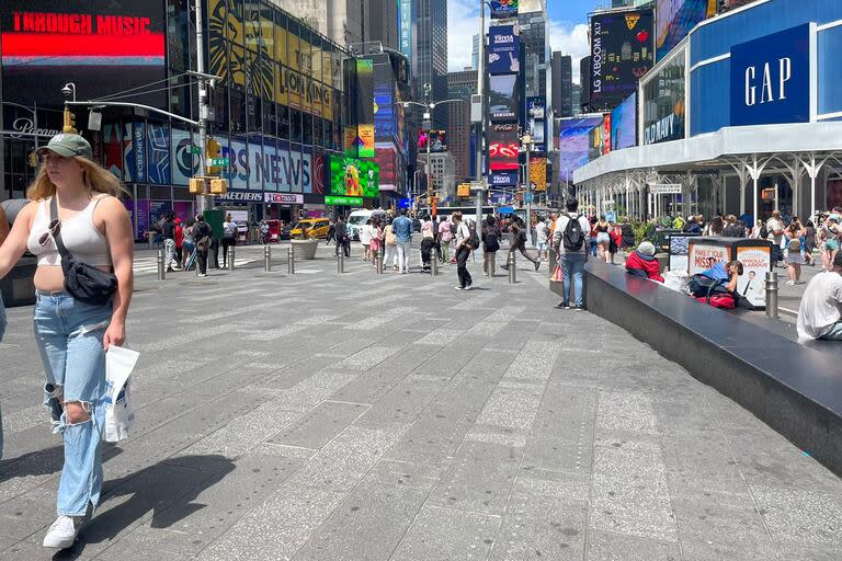 Broadway convertida en peatonal en la zona de Time Square, una medida que en 2009 generó una enrome resistencia por parte de comerciantes y taxistas y hoy es un símbolo de la transformación de la ciudad