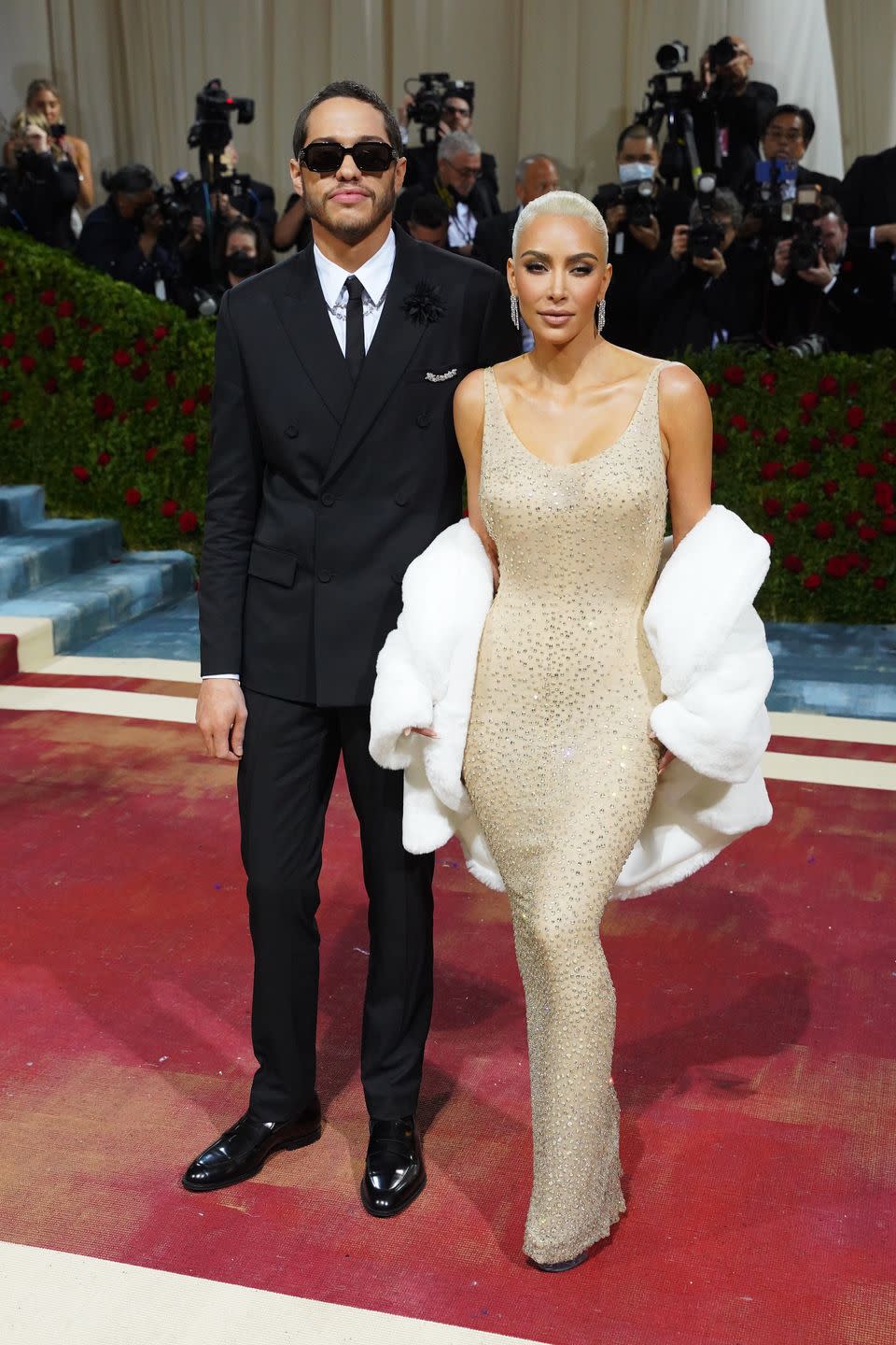 couples halloween costumes kim kardashian and pete davidson at the met gala