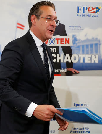 Austria's Vice Chancellor and head of Freedom Party Heinz-Christian Strache arrives for a news conference in Vienna, Austria April 23, 2019. REUTERS/Leonhard Foeger