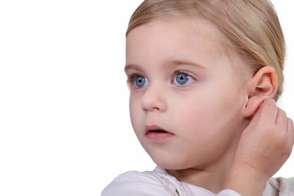Signe évocateur : un enfant qui porte souvent la main à l’oreille. ©Phovoir