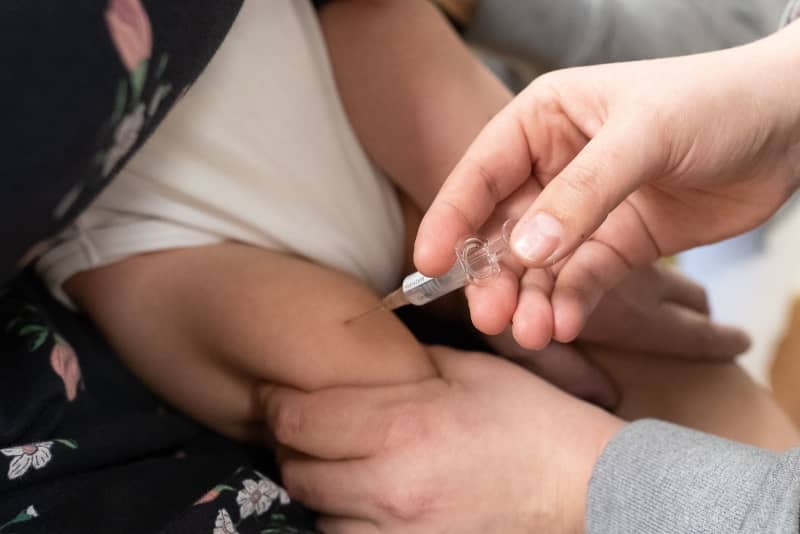 As RSV season is in full swing, parents will be relieved to learn that there are new vaccines to protect newborns against the common respiratory virus which can lead to serious illness in infants and older adults. Swen Pförtner/dpa