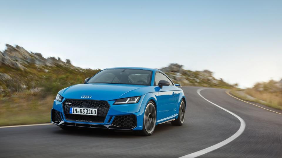 <p>In America, Audi offered only a manual transmission for customers of <a href="https://www.roadandtrack.com/new-cars/road-tests/reviews/a17767/2012-audi-tt-rs/" rel="nofollow noopener" target="_blank" data-ylk="slk:the last-generation TT RS;elm:context_link;itc:0;sec:content-canvas" class="link ">the last-generation TT RS</a>. This time around, <a href="https://www.roadandtrack.com/new-cars/first-drives/a33286/2018-audi-tt-rs-first-drive/" rel="nofollow noopener" target="_blank" data-ylk="slk:it's the opposite;elm:context_link;itc:0;sec:content-canvas" class="link ">it's the opposite</a>. There's only one choice of gearbox, and it's a seven-speed dual-clutch.</p>