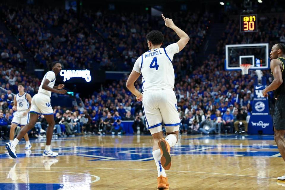 Tre Mitchell went for 20 points and 14 rebounds in Kentucky’s 90-77 victory over Missouri on Tuesday night.