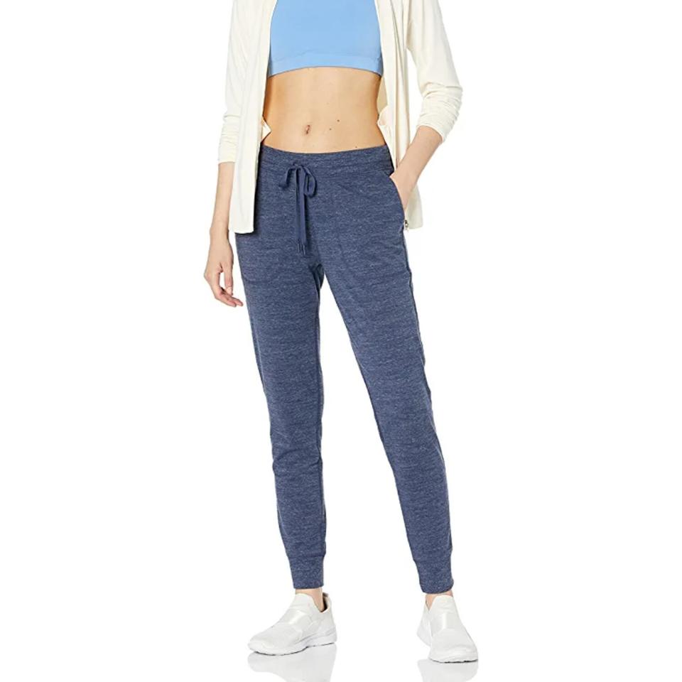 Amazon Essentials Women's Studio Terry Relaxed-Fit Jogger Pant