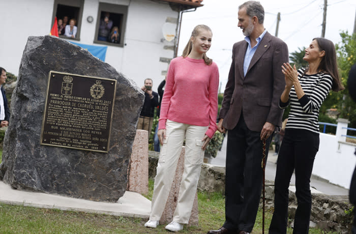 Los Reyes y Leonor en el Pueblo Ejemplar