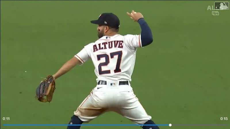 「阿土伯」奧圖維（Jose Altuve）傳球失誤，太空人單局失5分。（圖／翻攝自MLB官網）