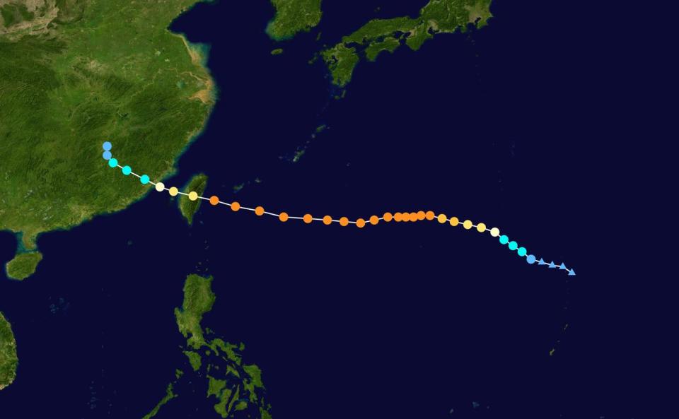 2005年龍王颱風路徑，和今年的「海葵」很相似。（圖／網路）