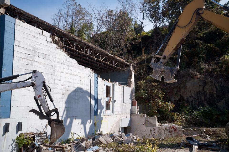 The former Atlantic Aquarium, which later became a hotel, a music club and a charter school, was demolished in 2023.