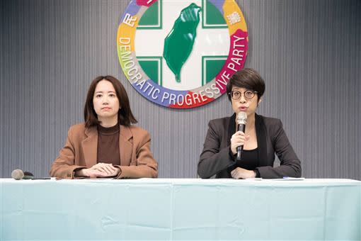 民進黨發言人李晏榕、戴瑋姍（圖／民進黨提供）