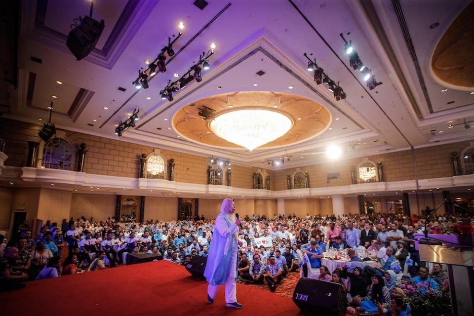 PKR vice-president Zuraida Kamaruddin speaks during the ‘SPV 2030’ dinner at Hotel Renaissance Kuala Lumpur December 8, 2019. — Picture by Hari Anggara