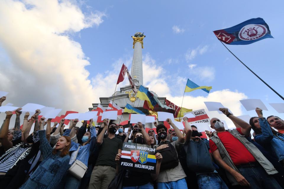 Image: TOPSHOT-UKRAINE-BELARUS-VOTE-PROTEST (SERGEI SUPINSKY / AFP - Getty Images)