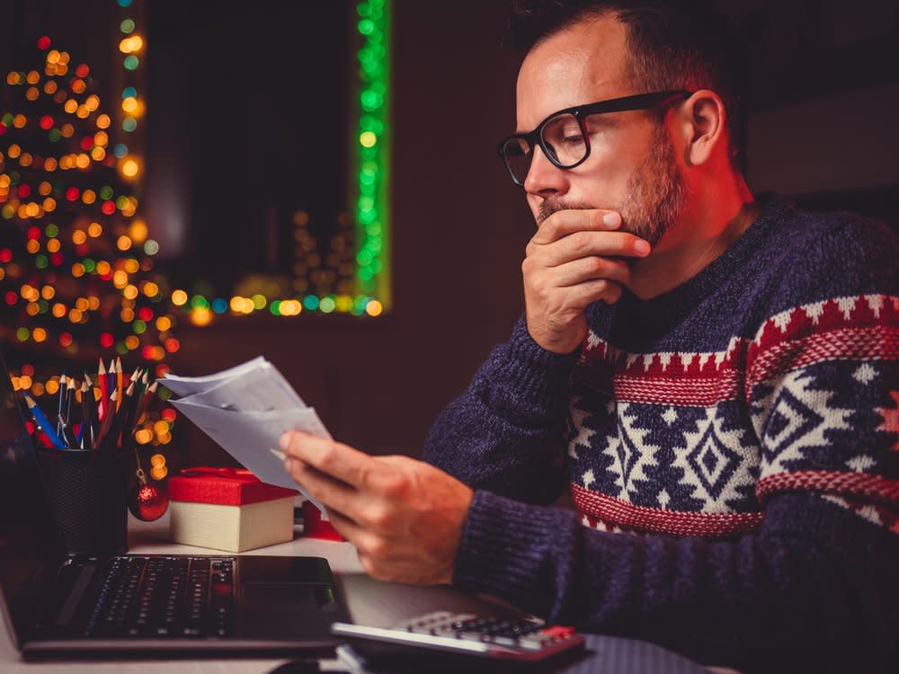 Vielen bereitet die bevorstehende Stromrechnung nach der Weihnachtszeit Sorgen. (Bild: Zivica Kerkez/Shutterstock.com)
