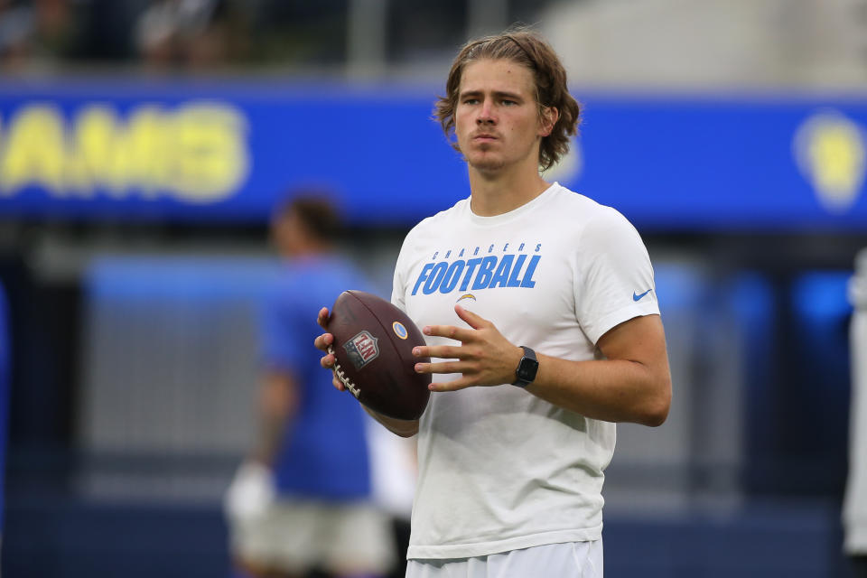 Los Angeles Chargers quarterback Justin Herbert (10) 