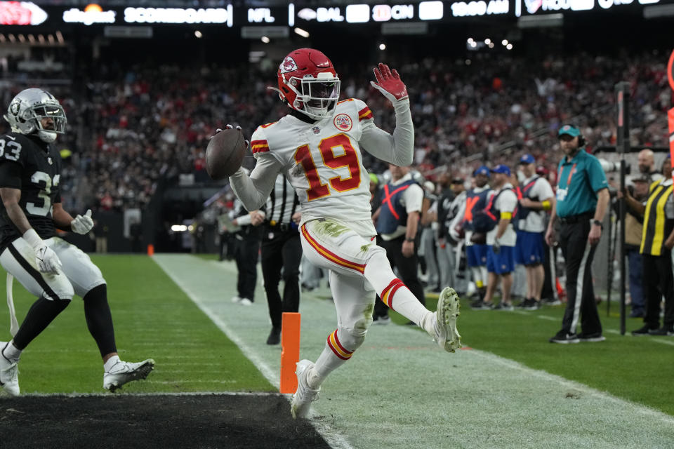 Kansas City Chiefs wide receiver Kadarius Toney (19) scores a touchdown against the Las Vegas Raiders in the regular season. (AP Photo/Rick Scuteri)