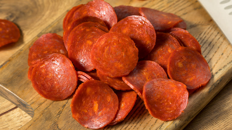 medium thick pepperoni slices