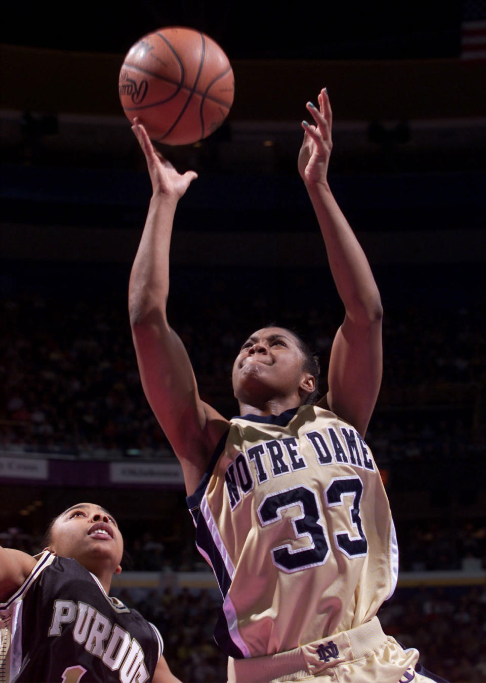 01 Apr 2001: Niele Ivey #33 of Notre Dame shoots the in the finals of the NCAA Women’s Final Four at the Savvis Center in St.Louis, Missouri. Notre Dame won 68-66. Andy Lyons/ALLSPORT