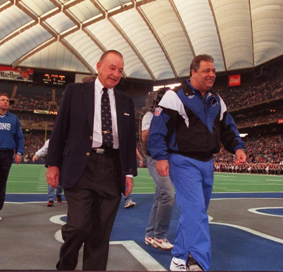 Detroit Lions owner William Clay Ford and head coach Wayne Fontes in 1995 at the Pontiac Silverdome.