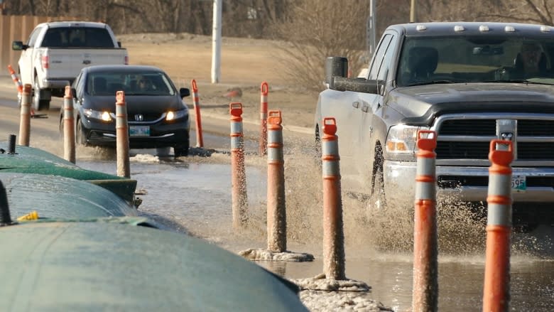 Assiniboine River to crest in Brandon on Monday, city says