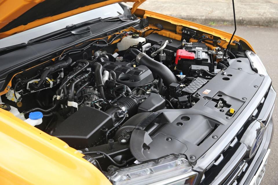 搭載2.0升Bi-Turbo直列四缸雙渦輪增壓柴油引擎，擁有205hp最大馬力以及51.0kgm峰值扭力輸出。