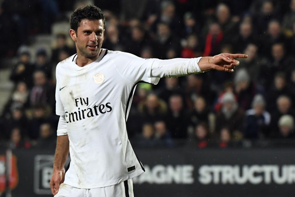 <p>L’agent de Thiago Motta, Alessandro Canovi, a poussé un énorme coup de gueule contre le Paris Saint-Germain. “C’est la première fois que je vois autant de difficultés à mettre sur écrit un accord. Si le 30 (juin) il n’a pas signé, c’est fini. Thiago a été disponible et patient. Je suis venu quatre fois (à Paris). On a parlé, mais à chaque fois il y a des choses qui ne vont pas. Selon moi, Thiago n’est pas une priorité pour le PSG”, a confié Canovi au site Foot Mercato. (photo AFP) </p>