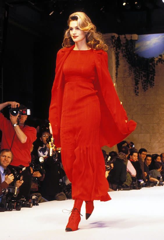 Cindy Crawford during the Chanel 1993 show
