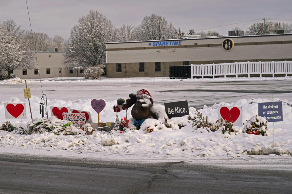 Image: Lewiston, Maine memorial (Robert F. Bukaty / AP)