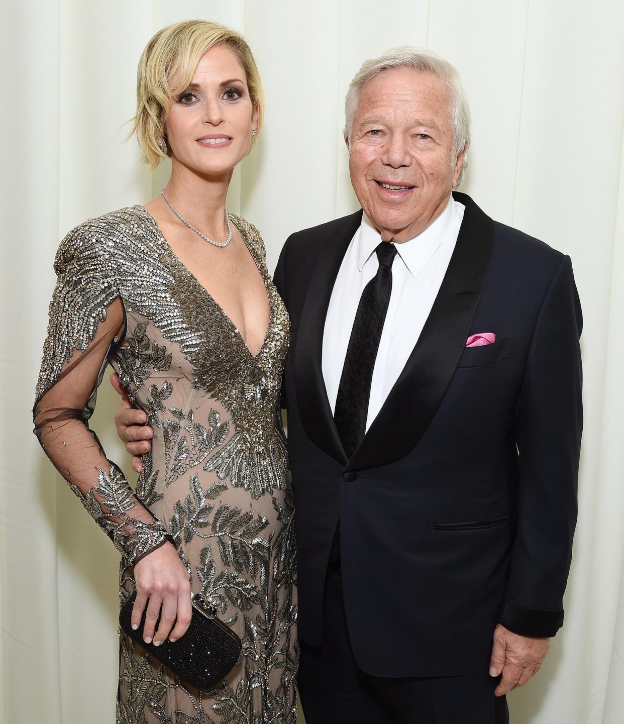 Dana Blumberg and Robert Kraft attend the 28th Annual Elton John AIDS Foundation Academy Awards Viewing Party sponsored by IMDb, Neuro Drinks and Walmart on February 09, 2020 in West Hollywood, California