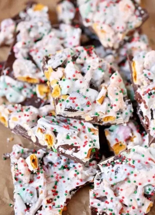 <p><a href="https://www.thecountrycook.net/mix-it-up-christmas-candy-bark/" rel="nofollow noopener" target="_blank" data-ylk="slk:The Country Cook;elm:context_link;itc:0;sec:content-canvas" class="link ">The Country Cook</a></p>