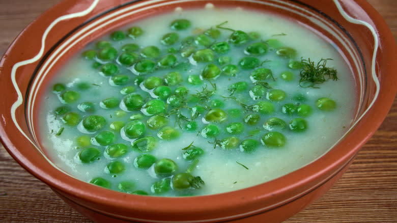 Green-pea főzelék in bowl