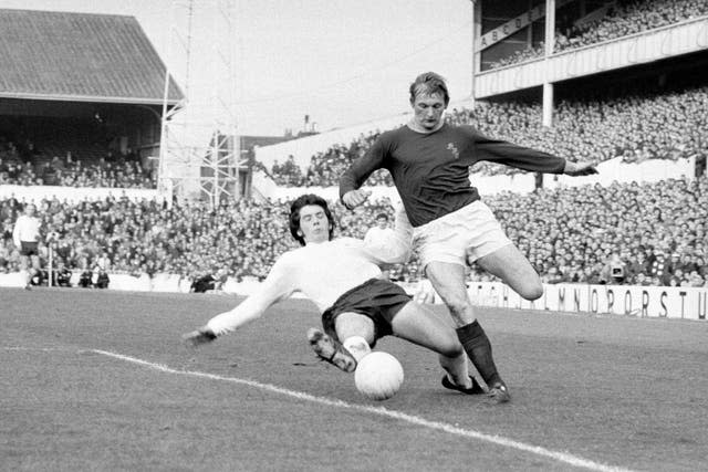 Joe Kinnear challenges Burnley’s Steve Kindon