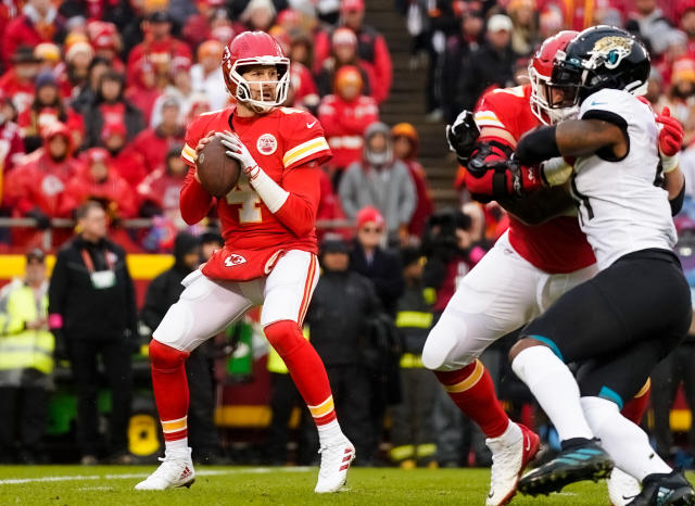 NFL fines Jaguars DL Arden Key for roughing Chiefs backup QB Chad