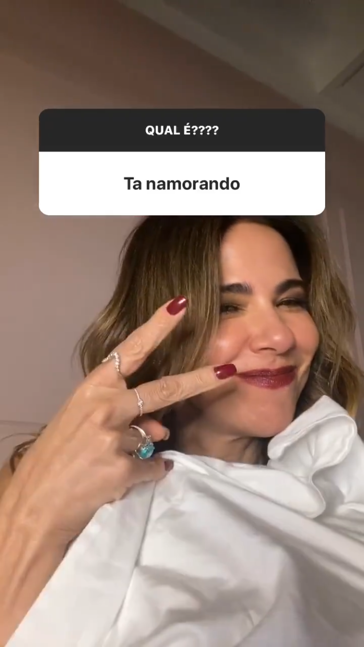 Luciana afirma que está namorando (Foto: Reprodução/Instagram @lucianagimenez)