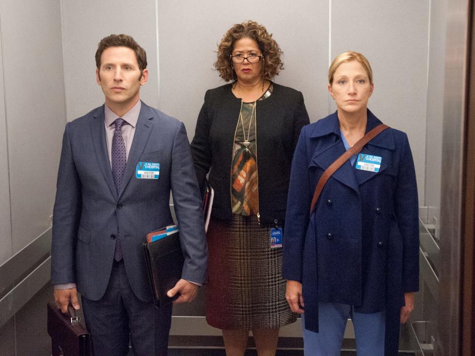 Exclusive First Look - Final Season of Nurse Jackie for USA TODAY running 3/9/15 Mark Feuerstein as Barry Wolfe, Anna Deavere Smith as Akalitus and Edie Falco as Jackie Peyton in Nurse Jackie (Season 7, Episode 2). - Photo:  David M. Russell/SHOWTIME