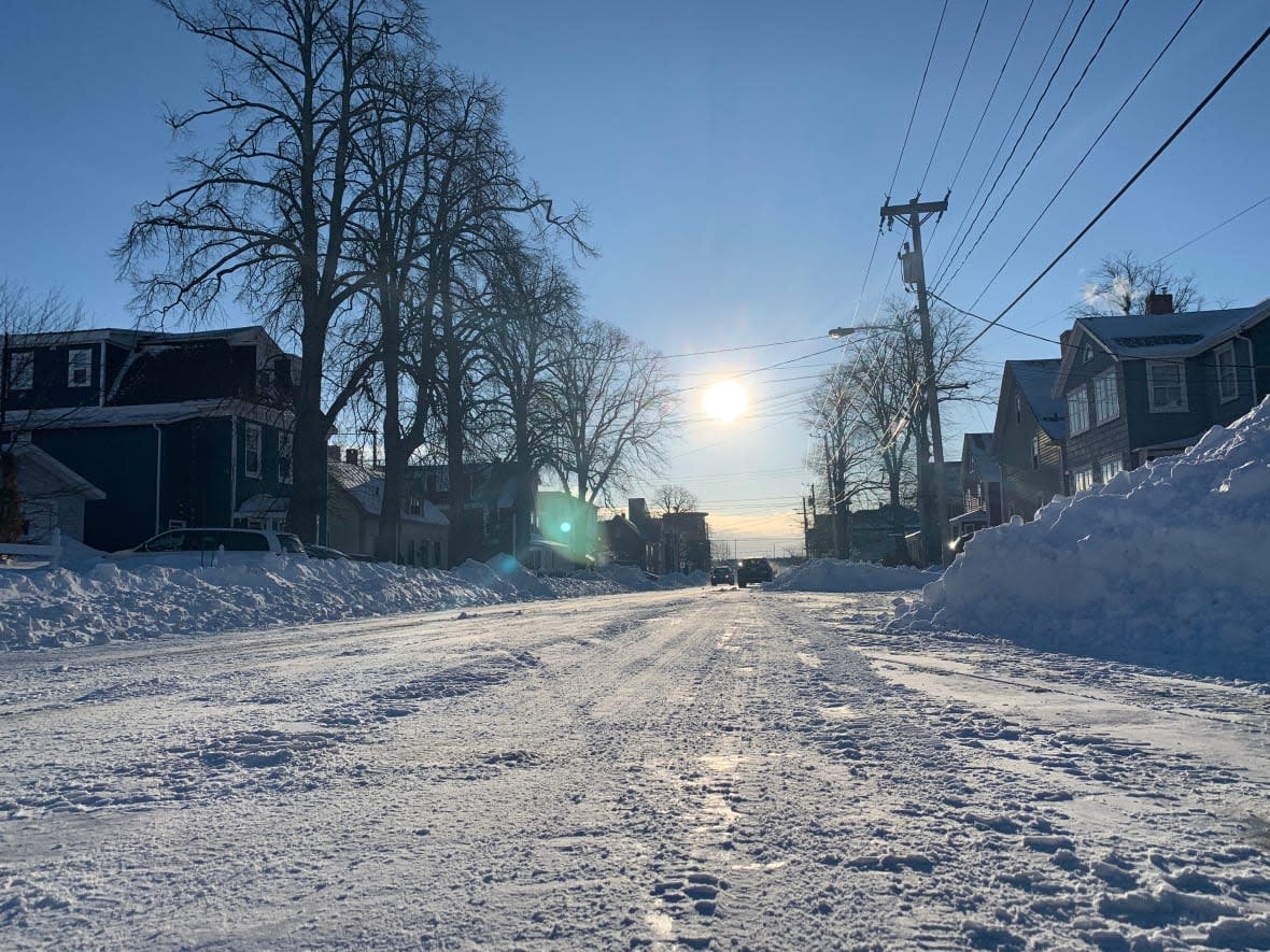 An Environment Canada storm warning in place for all of P.E.I. through much of Saturday has been lifted. (Tony Davis/CBC - image credit)