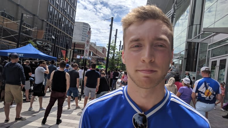 World Cup fans jam Argyle Street to watch France defeat Croatia 4-2