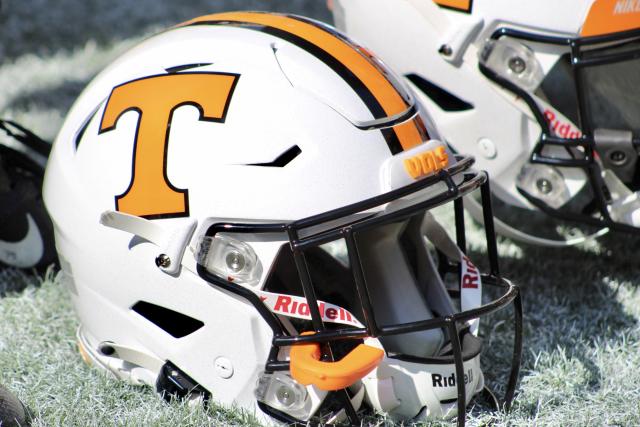 PHOTOS: Tennessee football debuts dark mode helmets versus Kentucky