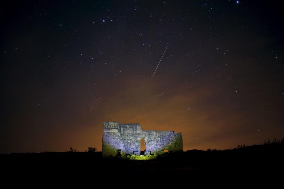 meteor shower perseid ruins acinipo
