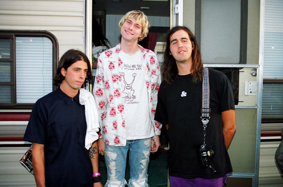 51 Rarely Seen Backstage Photos of Grunge Bands in the 90s