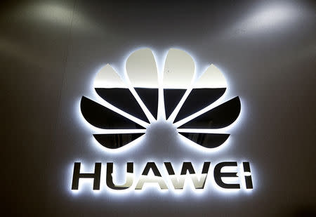 The logo of Huawei is pictured at a mobile phone shop in Singapore, May 21, 2019. REUTERS/Edgar Su