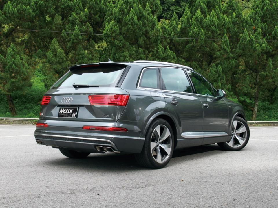 【路試報導】帶著全家飛 Audi SQ7