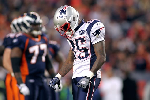 Chad Ochocinco slashes pay to remain on New England Patriots