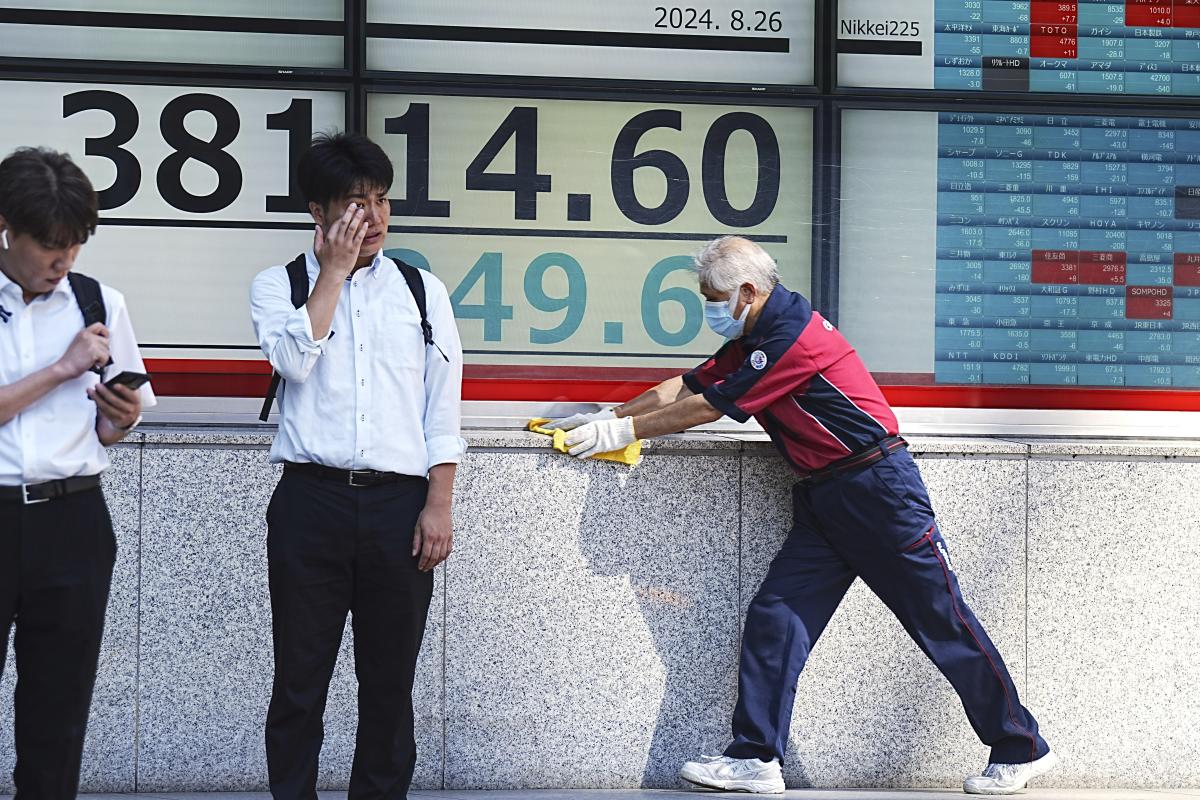 Asian stocks mixed after Wall Street rallies as ‘time has come for rate cuts’