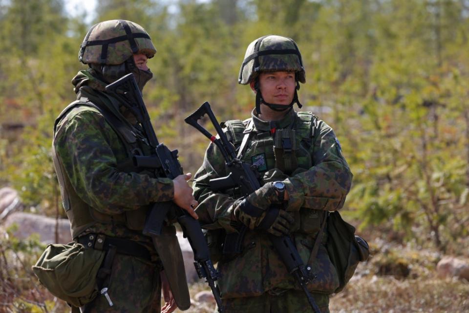 Finnish soldiers participate in the LIST 22 live-fire Lightning Strike military exercises at the Rovajarvi training grounds (Getty Images)