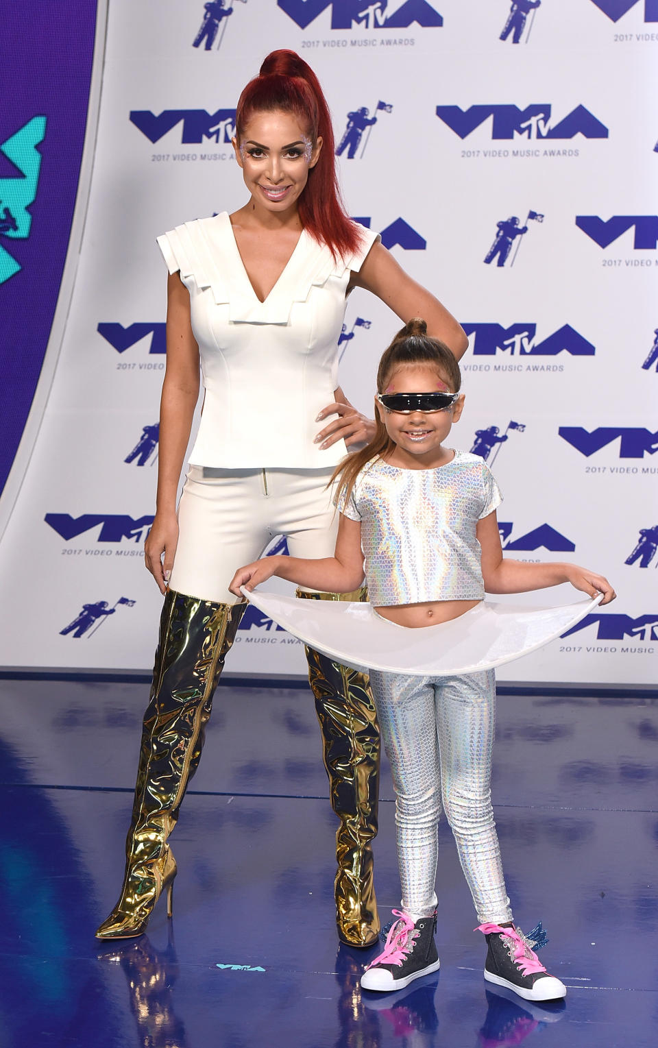 Farrah and Sophia channeled space with their looks at the 2017 VMAs. (Photo: Getty Images)