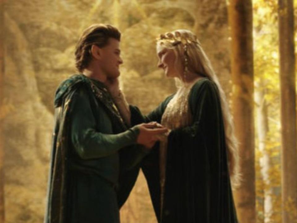 Galadriel y Elrond en The Lord of the Rings: The Rings of Power (Prime Video)