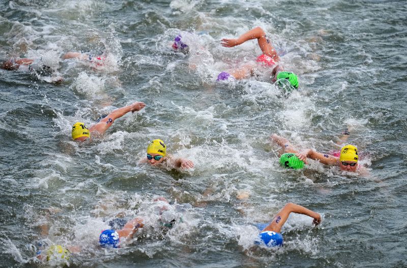 Juegos Olímpicos de París 2024 - Triatlón - Individual femenino - París, Francia - 31 de julio de 2024. Vista general durante la carrera