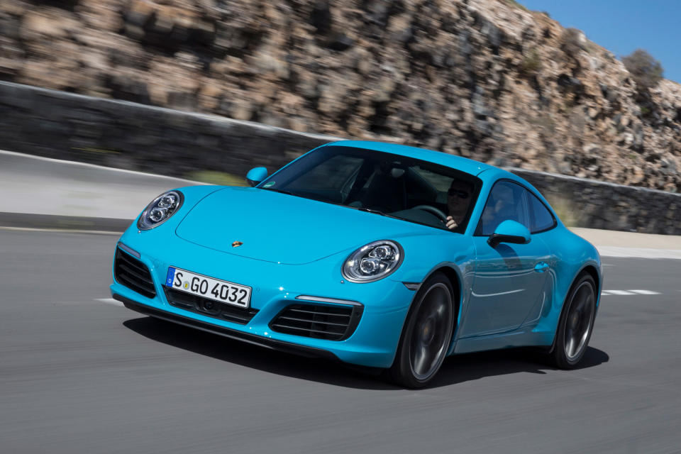 Was wäre eine Sportwagen-Liste ohne einen Porsche 911? Klarer Fall: Mit 112,3 Standtagen liegt er zwar nicht ganz vorne. Immerhin haben aber 17.020 User einmal draufgeklickt. Die Kosten für den Klassiker liegen im Mittel bei 211.713 Euro.